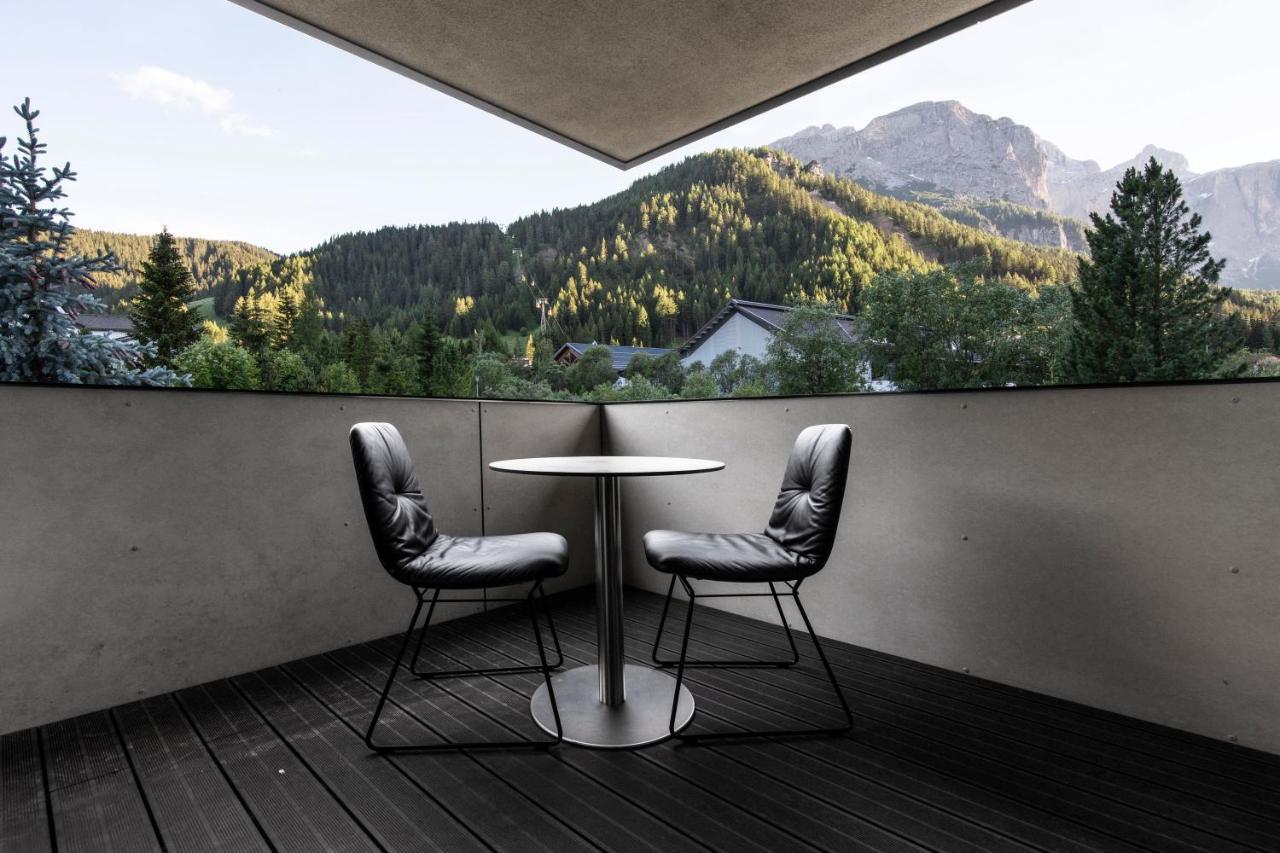ホテル Ciasa De Munt Lifestyle Living コルヴァーラ・イン・バディーア エクステリア 写真