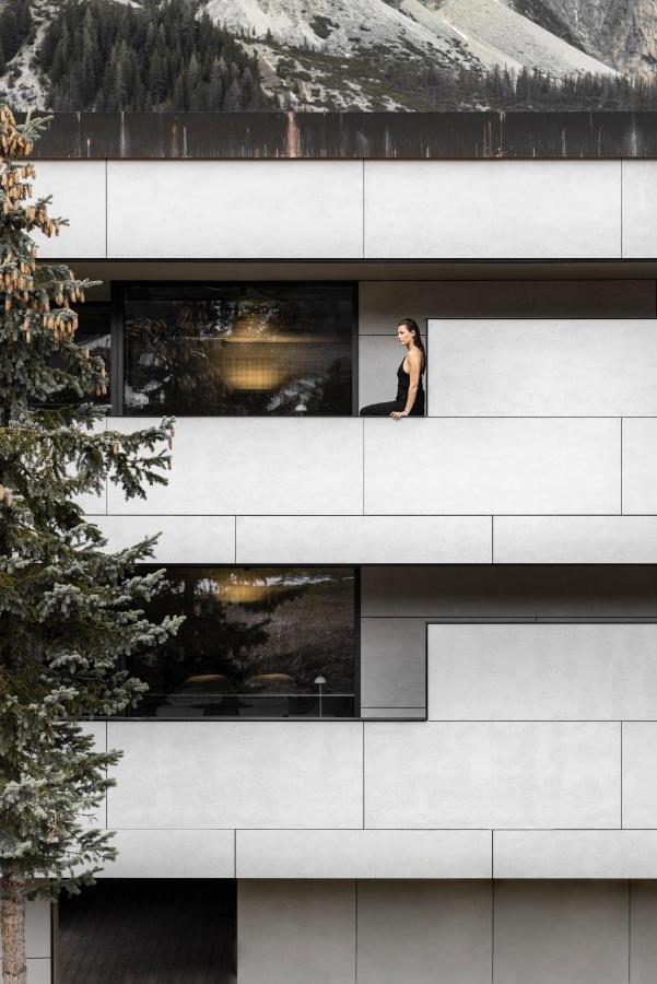 ホテル Ciasa De Munt Lifestyle Living コルヴァーラ・イン・バディーア エクステリア 写真