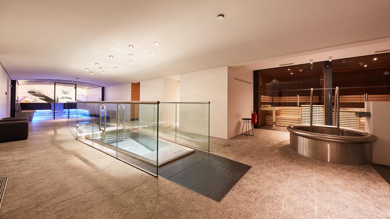 ホテル Ciasa De Munt Lifestyle Living コルヴァーラ・イン・バディーア エクステリア 写真